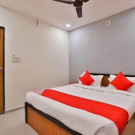 Oyo 16675 Hotel Shri Krishna Inn 苏拉特 外观 照片