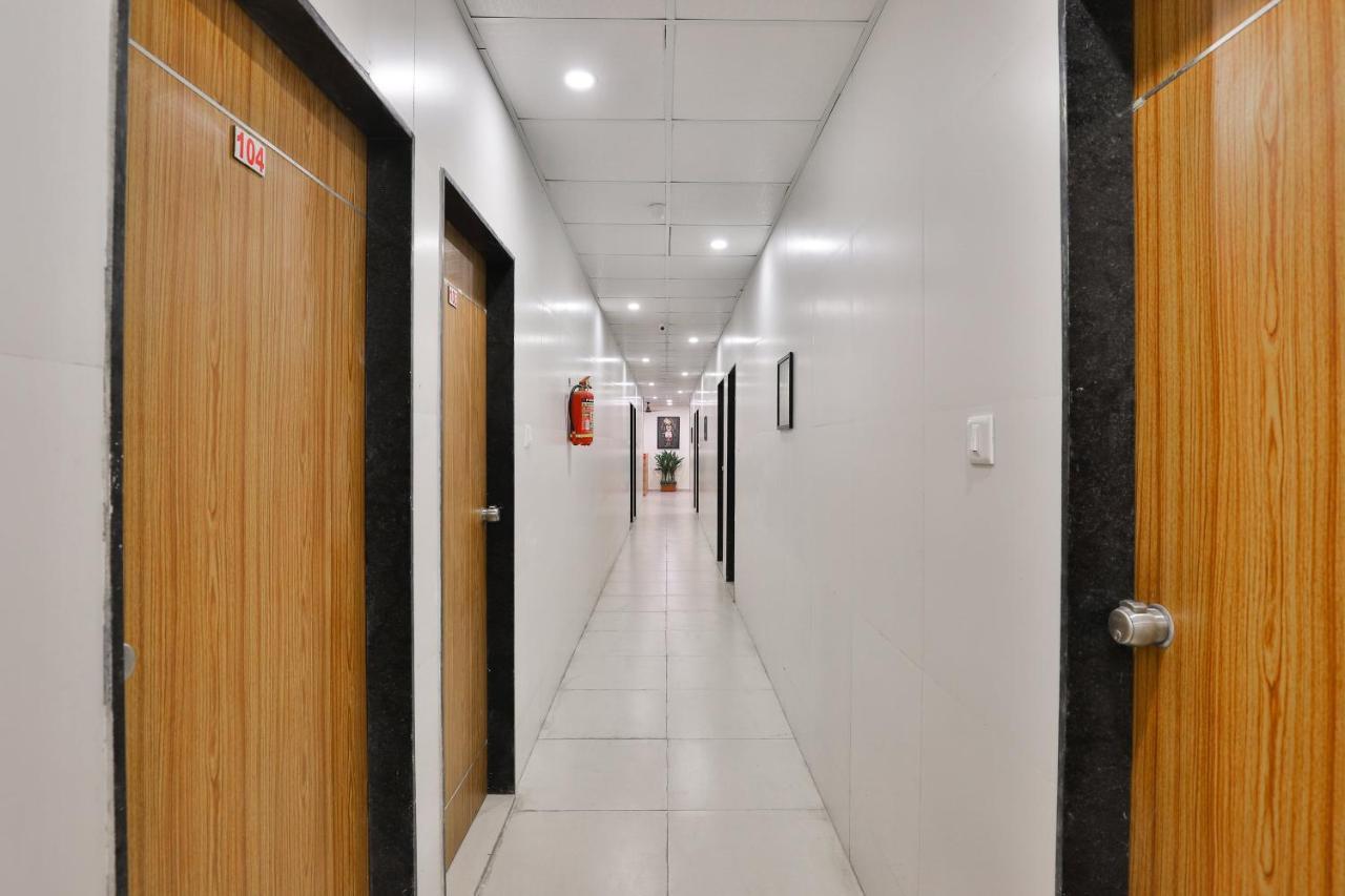 Oyo 16675 Hotel Shri Krishna Inn 苏拉特 外观 照片