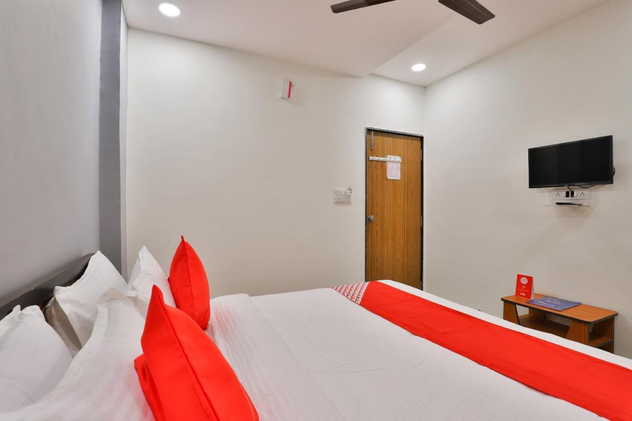 Oyo 16675 Hotel Shri Krishna Inn 苏拉特 外观 照片