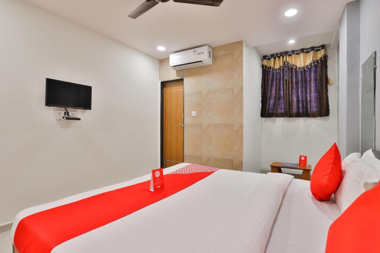 Oyo 16675 Hotel Shri Krishna Inn 苏拉特 外观 照片
