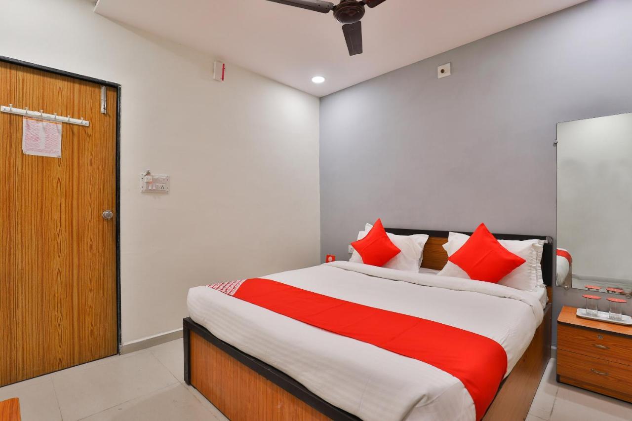 Oyo 16675 Hotel Shri Krishna Inn 苏拉特 外观 照片