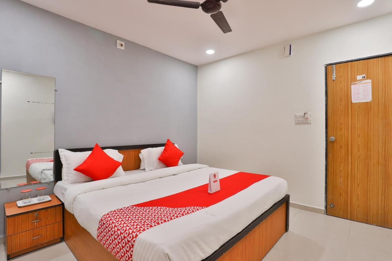Oyo 16675 Hotel Shri Krishna Inn 苏拉特 外观 照片