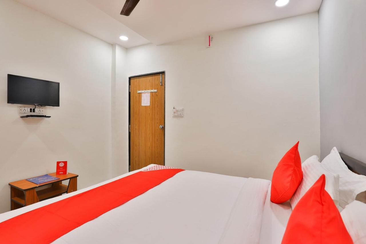 Oyo 16675 Hotel Shri Krishna Inn 苏拉特 外观 照片